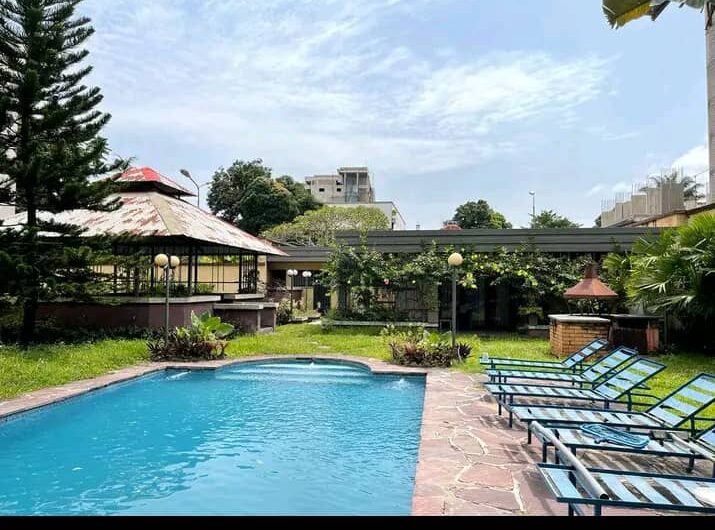 Maison en vente à Kinshasa au bord du fleuve Congo