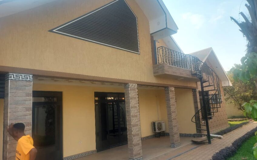 maison à louer  à Lubumbashi quartier Kalubwe biayi