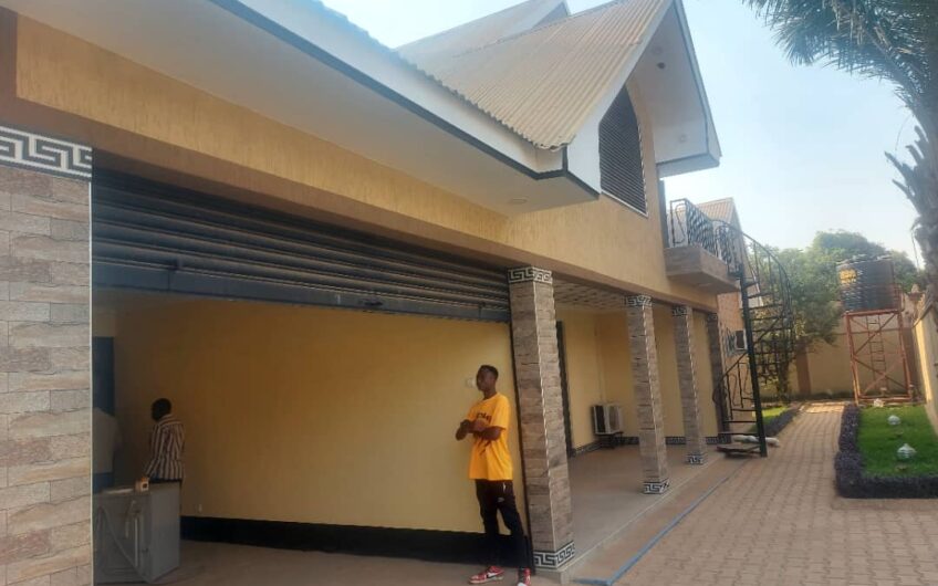 maison à louer  à Lubumbashi quartier Kalubwe biayi