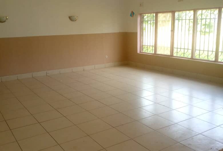 Maison à Louer à Lubumbashi /golf Météo