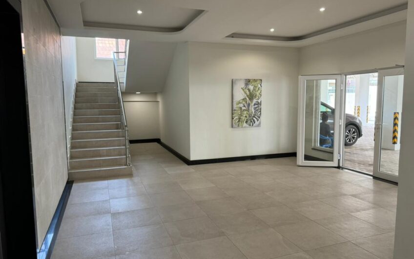 Maison a vendre ville de Kinshasa non loin de rotana hotel avec piscine