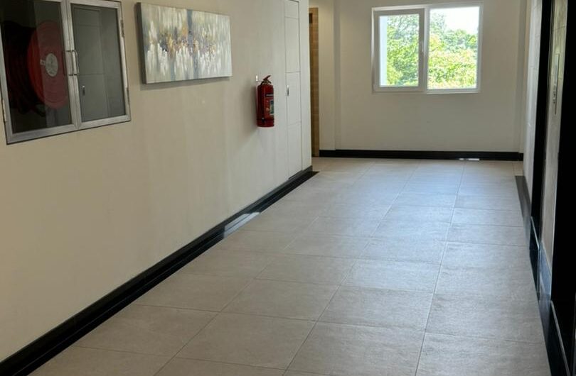 Maison a vendre ville de Kinshasa non loin de rotana hotel avec piscine