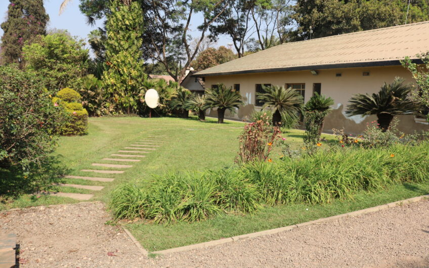 Maison a louer avec piscine dans la ville de Lubumbashi ancien Golf non de pullman hotel