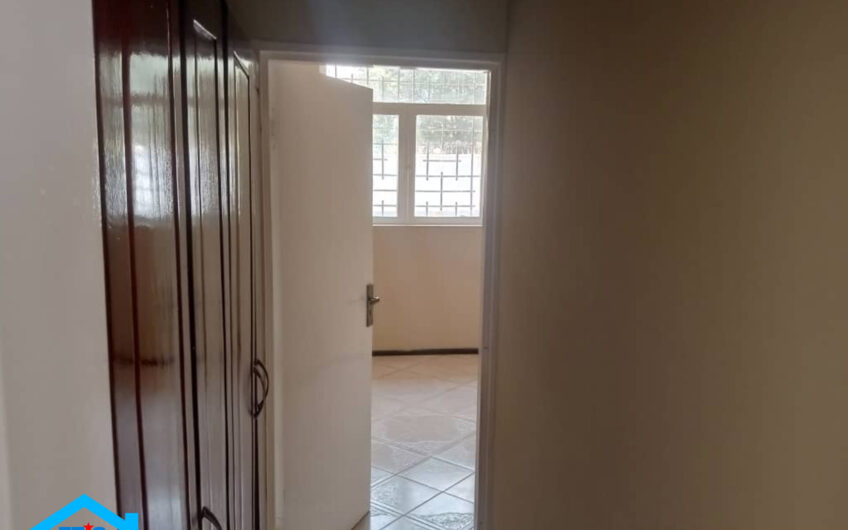 Maison a louer avec piscine dans la ville de Lubumbashi au quartier Meteo golf
