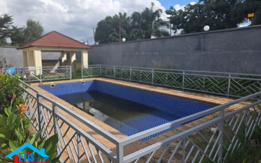 Maison à louer Lubumbashi au golf le battant avc piscine