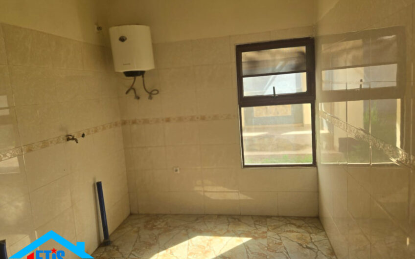Maison à louer Lubumbashi au golf le battant avc piscine