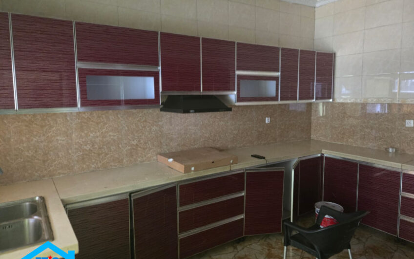 Maison à louer Lubumbashi au golf le battant avc piscine