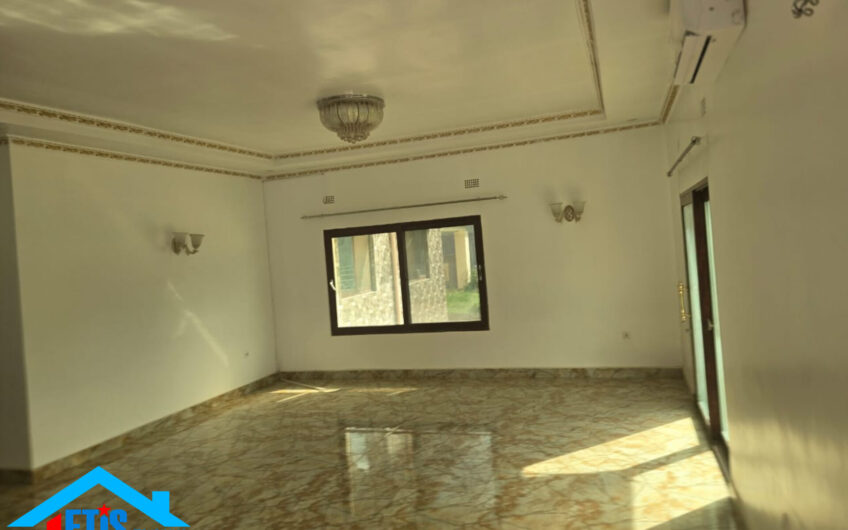 Maison à louer Lubumbashi au golf le battant avc piscine