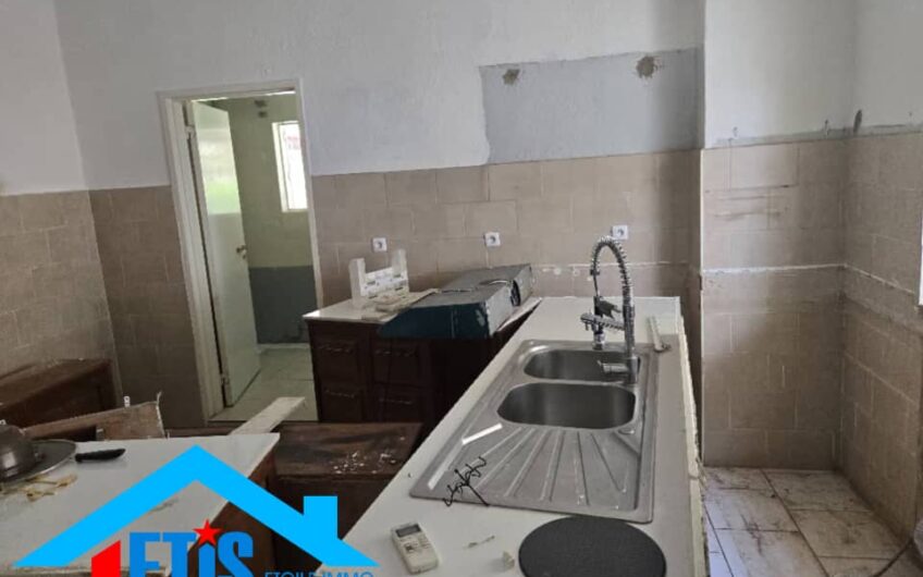 Maison à louer avec Piscine  dans la ville de lubumbashi/ Tout pour la RDC