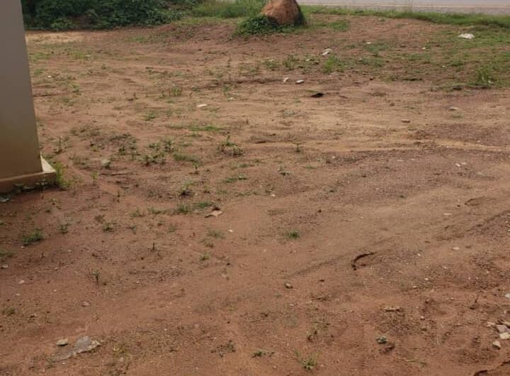 Parcelle à Vendre sur la route Likasi non loin du Péage ville de kolwezi Kolwezi 40m/80m