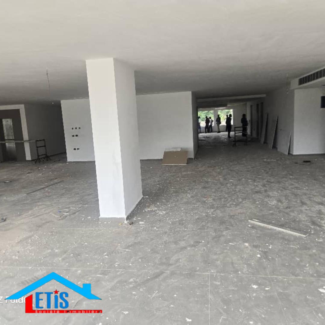 A louer1250 m² a louer à Lubumbashi au quartier bauduin