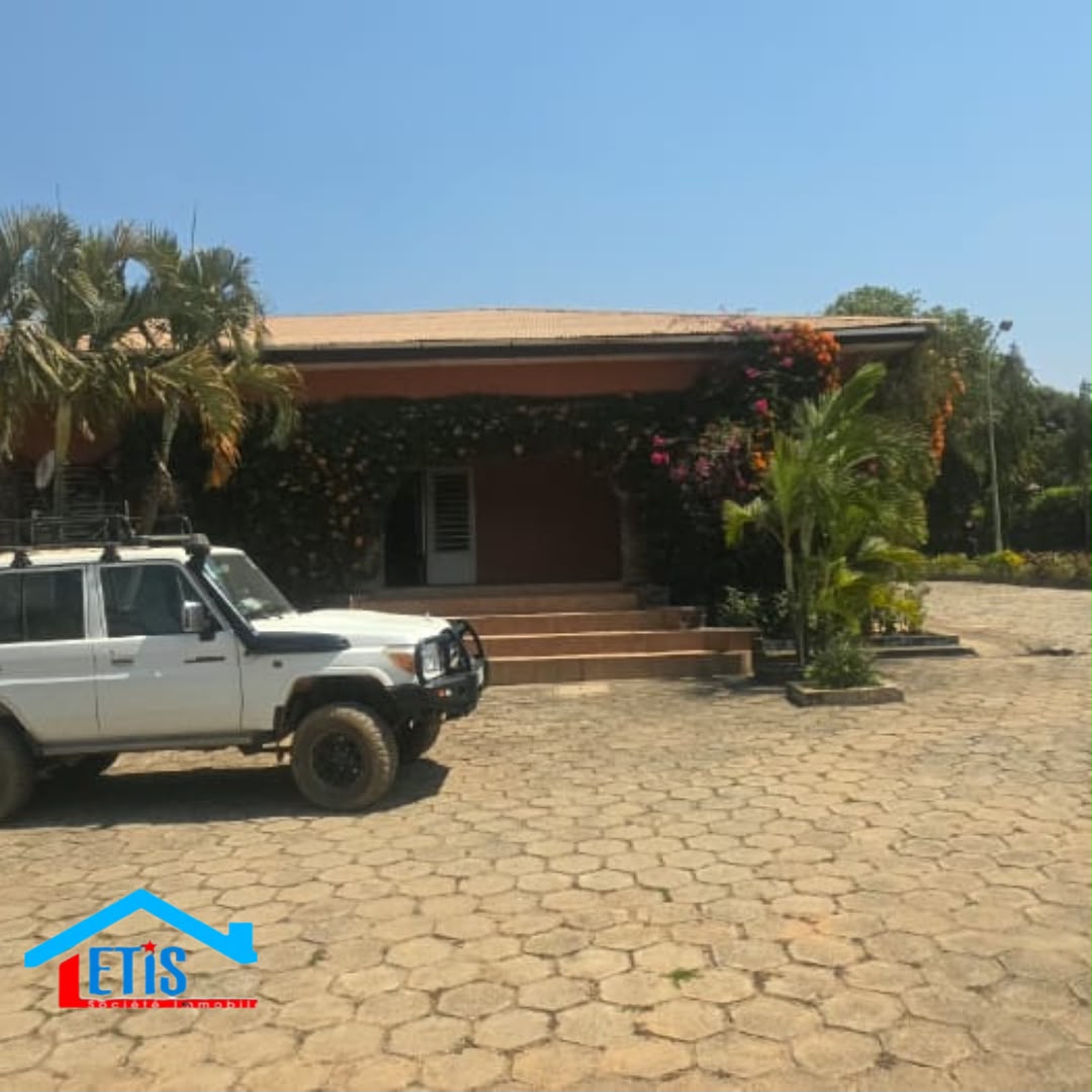 Maison a louér à Lubumbashi au quartier golf battant