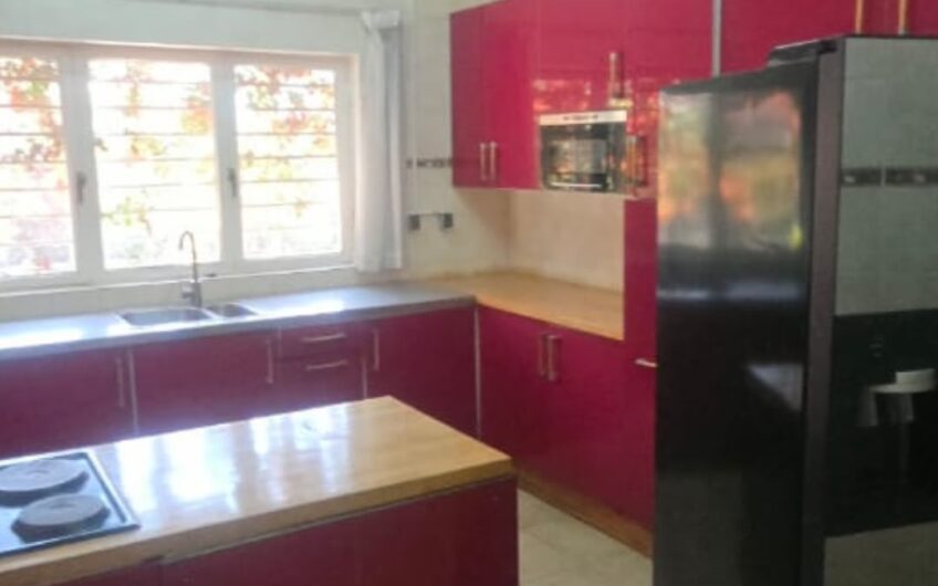 Maison a louér à Lubumbashi au quartier golf battant